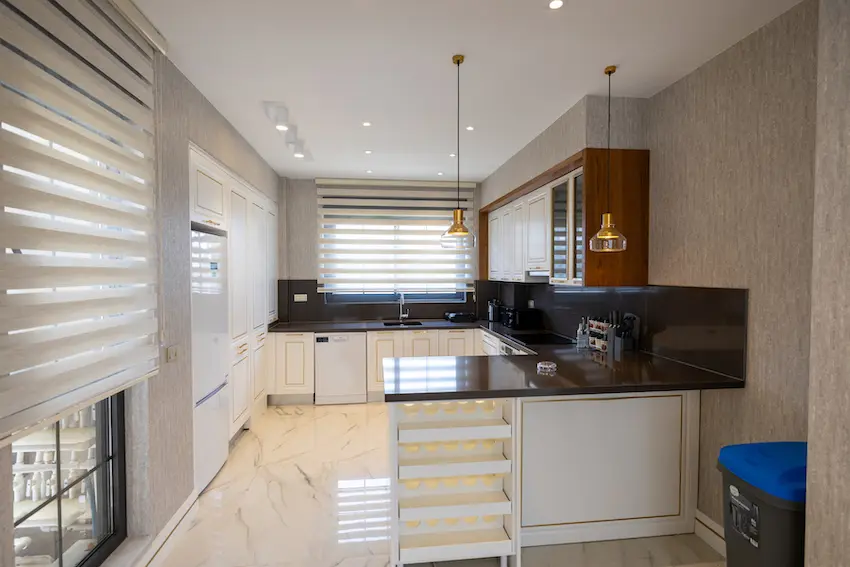 Fitted kitchen